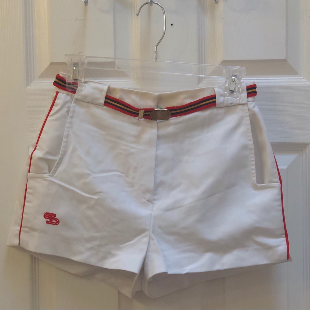 White shorts with belt